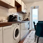 Inoria - Comfy With Private Parking Apartment Cluj-Napoca