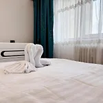 Inoria - Comfy With Private Parking Apartament