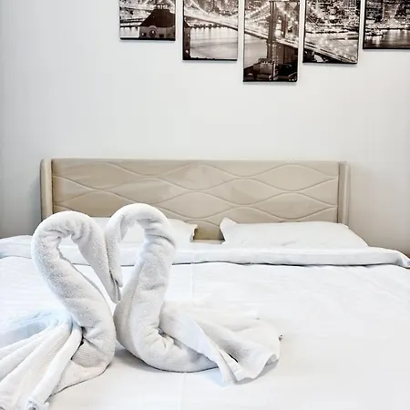 Inoria - Comfy With Private Parking *