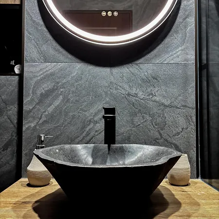 Inoria - Comfy With Private Parking