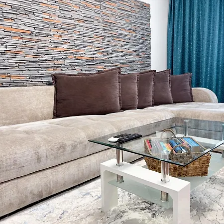 Inoria - Comfy With Private Parking *